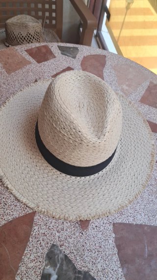 Sombrero di paglia intrecciato per donna