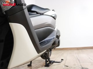 YAMAHA NMAX