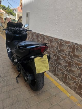 Yamaha Tmax 560 2021 Negra