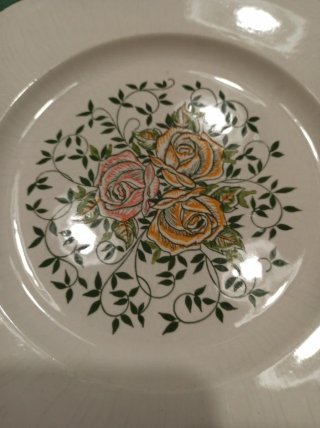 Piatto ceramica Faenza decorato rose