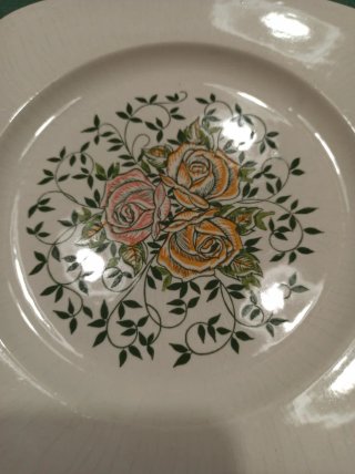 Piatto ceramica Faenza decorato rose