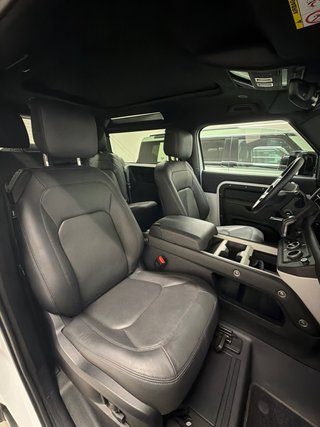Land Rover Defender 2024