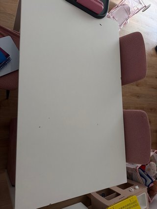 Mesa de madera blanca