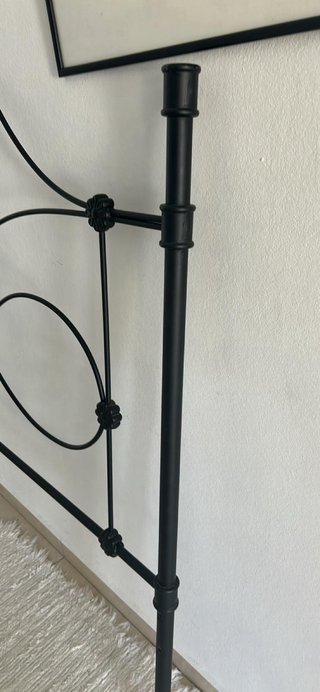 Estructura de cama/cabecero metálico negro