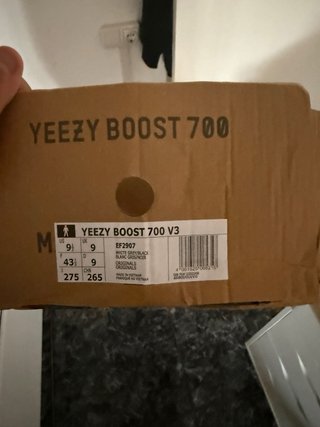 Adidas Yeezy 700 v3 Blanco Beige talla 43