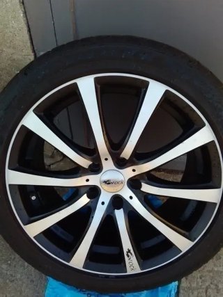 Llantas 20” Toyota Brock