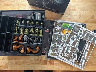 Core Space First Born - Juego de mesa
