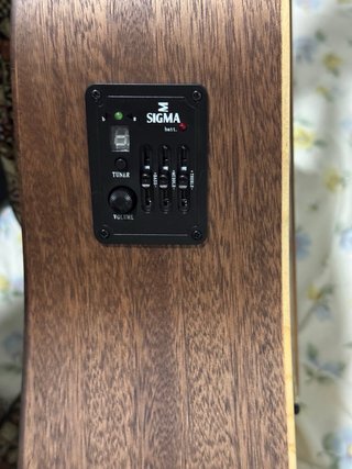 Guitarra Sigma DME y altavoz CoolMusic BP60D