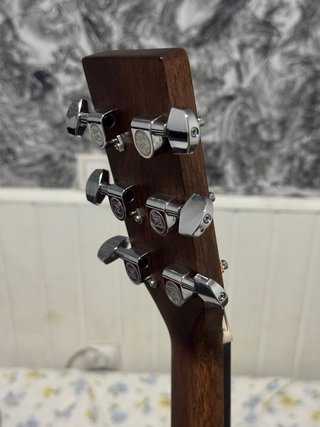 Guitarra Sigma DME y altavoz CoolMusic BP60D