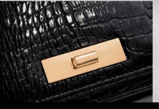 Bolso fiesta negro efecto piel cocodrilo