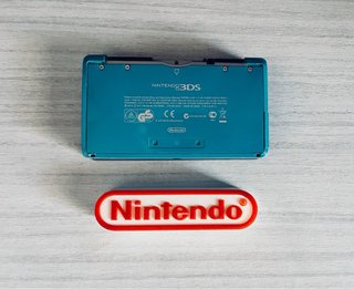Nintendo 3DS Verde con Pokemon Bank e giochi