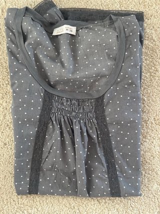 Vestido veraniego topitos gris