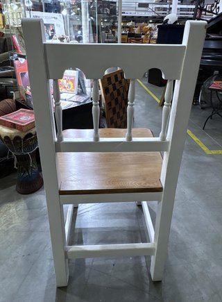MESA DE COMEDOR CON 4 SILLAS