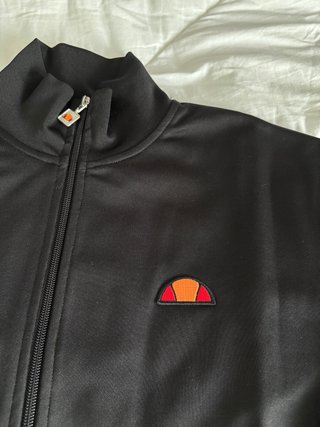 Chaqueta deportiva Ellesse negra
