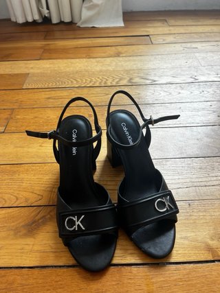 Tacones Calvin Klein Negros