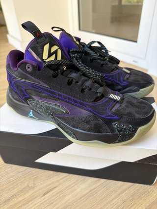 Jordan Luka 2 Morado Negro Talla 42.5