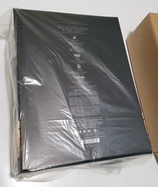 Hot Toys Star Wars The Mandalorian & Child Deluxe