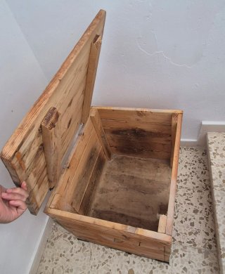 Casita para perro de madera