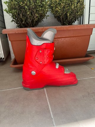 Botas de esquí rojas