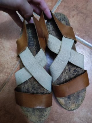 Sandalias Saxo Talla 39 Beige y Marrón