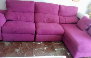 Salón comedor madera maciza pino y sofá