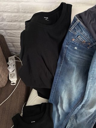 Ropa premamá: beige, negro y gris