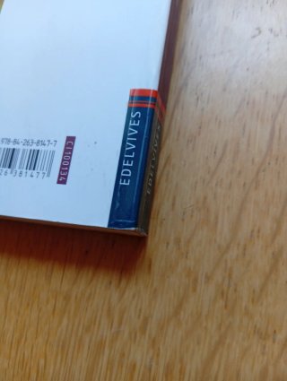Libro: El faro de la mujer ausente - Edelvives