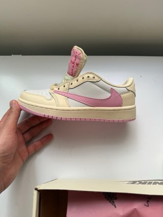 Air Jordan 1 Low Travis Scott Shy Pink