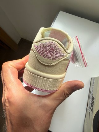 Air Jordan 1 Low Travis Scott Shy Pink