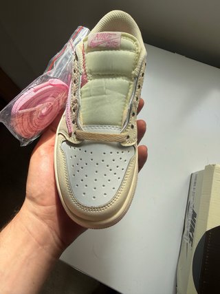 Air Jordan 1 Low Travis Scott Shy Pink