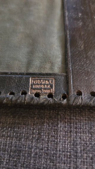 Copertina antica in pelle per libri con segnalibro