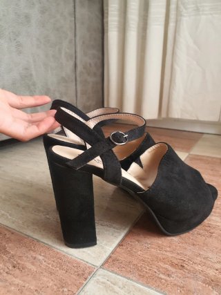 Sandalias de tacón negras