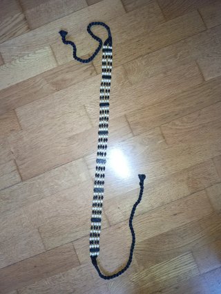 Cinturón con adornos