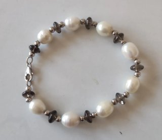 Pulsera Plata Perlas y Piedras Oscuras