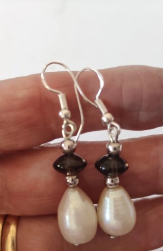 Pulsera Plata Perlas y Piedras Oscuras