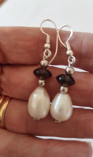 Pulsera Plata Perlas y Piedras Oscuras