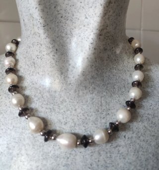 Pulsera Plata Perlas y Piedras Oscuras