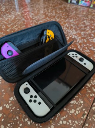 Nintendo Switch OLED Bianca + Giochi