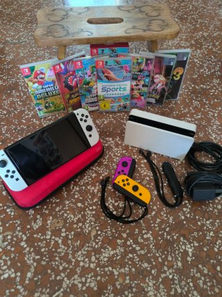 Nintendo Switch OLED Bianca + Giochi