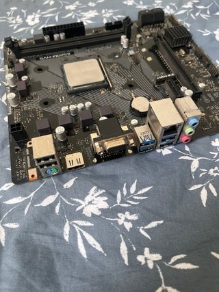 Procesador AMD Ryzen 5 5500 y Placa Base A520M-HVS