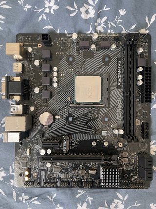 Procesador AMD Ryzen 5 5500 y Placa Base A520M-HVS