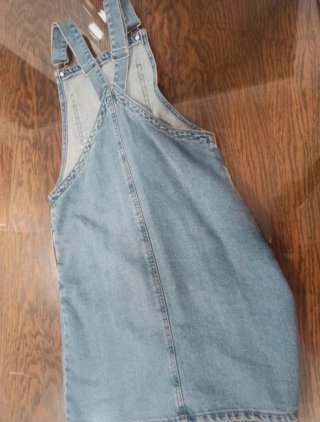 Vestido vaquero con peto