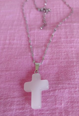 Cruz de Cuarzo Blanco y Cadena de acero