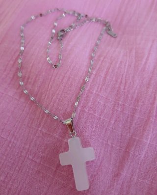 Cruz de Cuarzo Blanco y Cadena de acero
