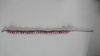 Gargantilla morada y plateada