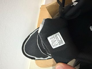 Asics Zapatillas Negras y Grises