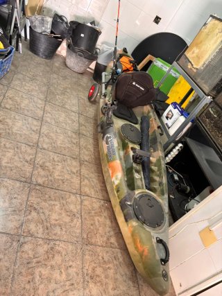 Kayak con sonda, cañeros y equipo completo