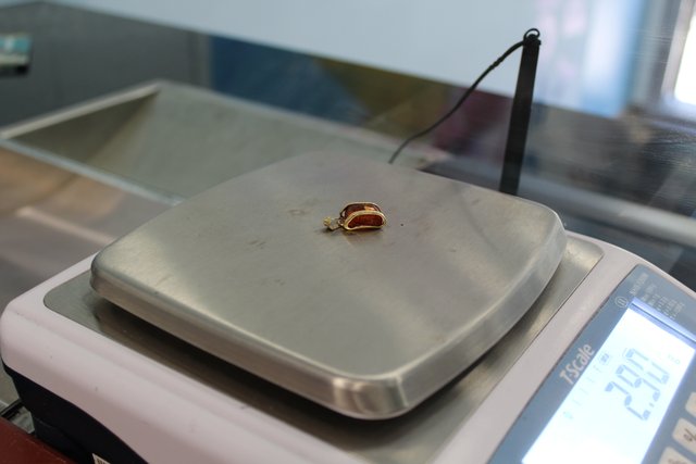 Colgante Oro 18k Piedra Marrón