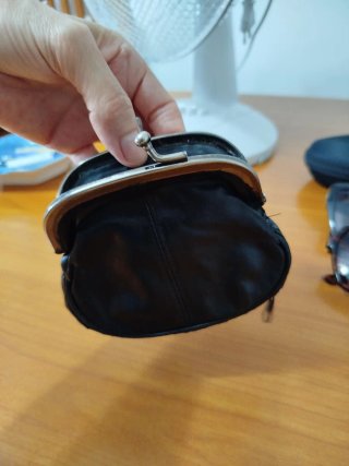 Monedero vintage negro