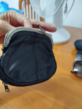 Monedero vintage negro